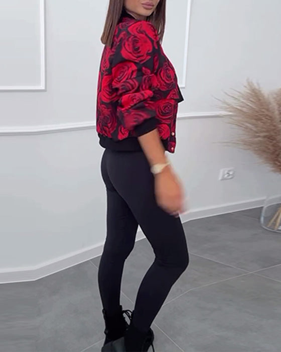 Uformell jakke med rosetrykk