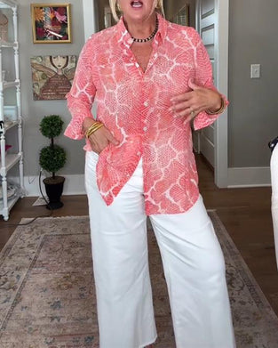 Blus Med Knappet Og Strukturert Egenskaper