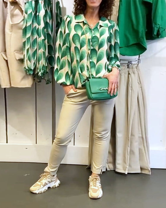 Bluse med revers og trykk