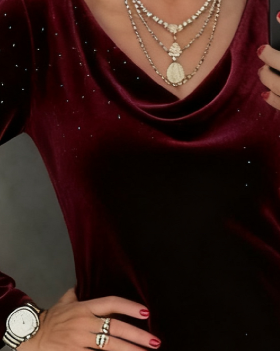 Kjole Med Fin Glans Og Rett Passform