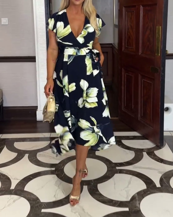 Kjole V-Hals Blomstertrykk Midje Kortermet