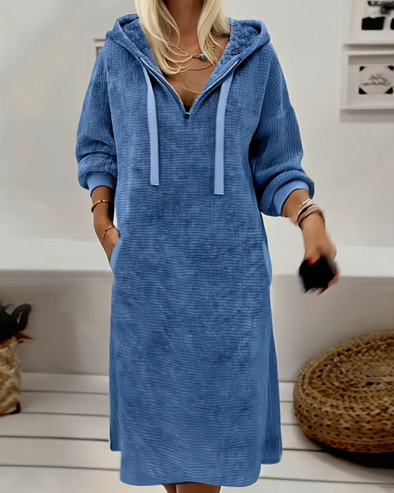 Kjole Av Fleece I Vaffelstrikk Med Hette