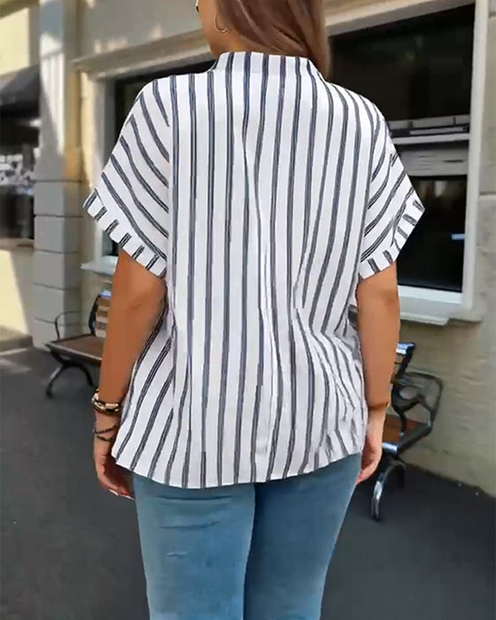 Bluse Kneppet V-hals Stripet