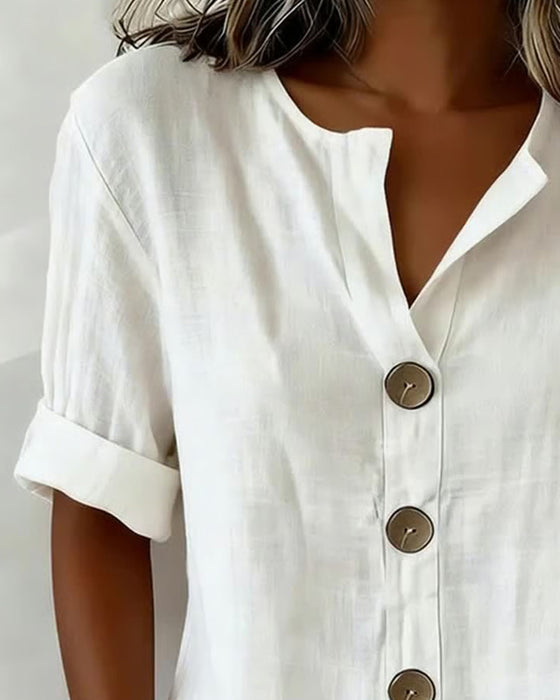 Løs Bluse Med Korte Ermer Og Store Knapper