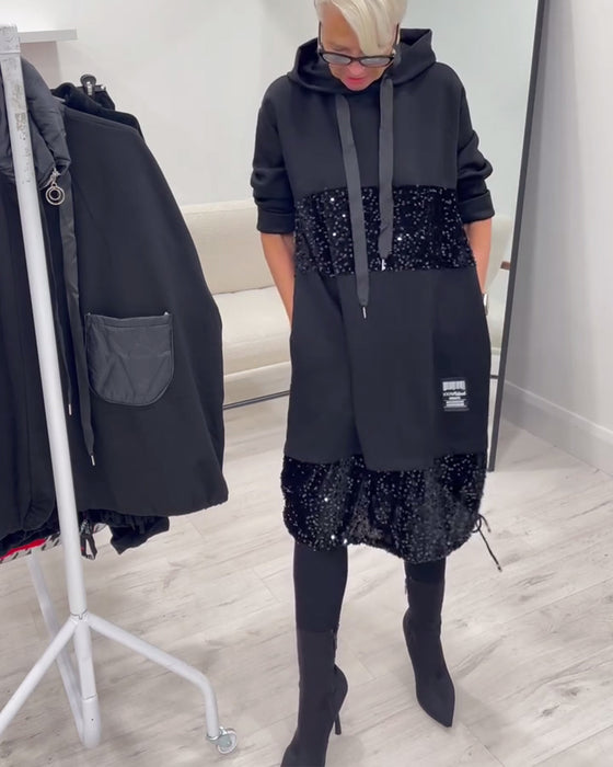 Kjole Med Hette Og Moteriktig Patchwork