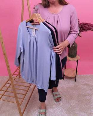 Topp Med Rund Krusning Och 3/4 Arm