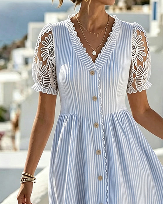 Kjole V-Hals Stripe Knapp Blonder Boble Erme