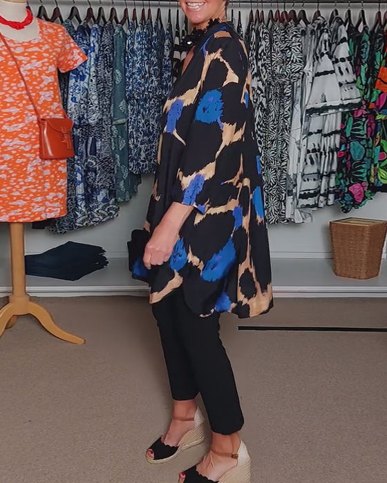 V-hals avslappet langermet bluse i kontrastfarge