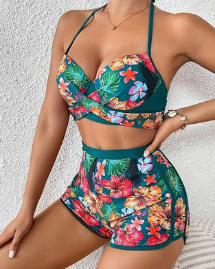 Badedrakt med avslappet blomstertrykk og tredelt shorts