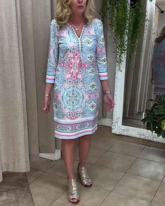 Kjole Med V-Hals Og Trykk Rett Passform