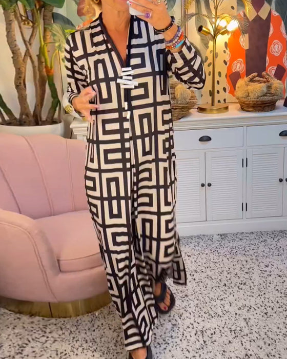 V-hals kjole med geometrisk trykk