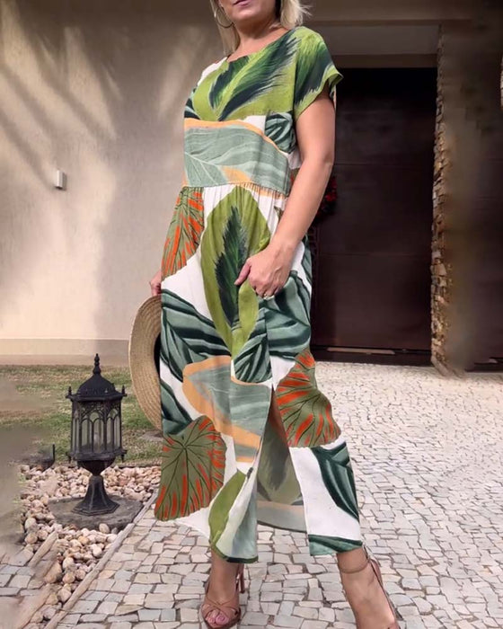 Kortermet kjole med bladtrykk