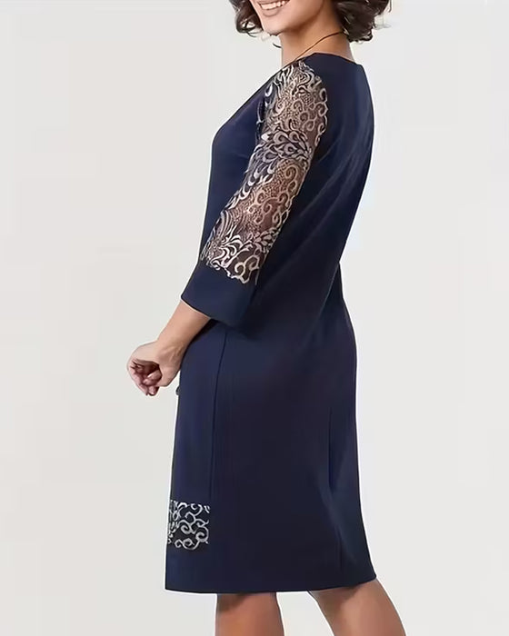 Moderne Lappverkskjole Med Rett Passform