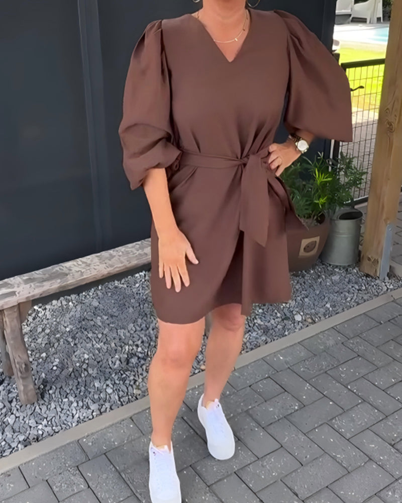 Kjole Med V-Hals Og Puffermer Rett Modell