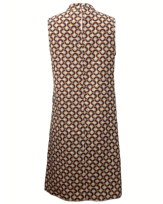 Elegant kjole uten ermekrage