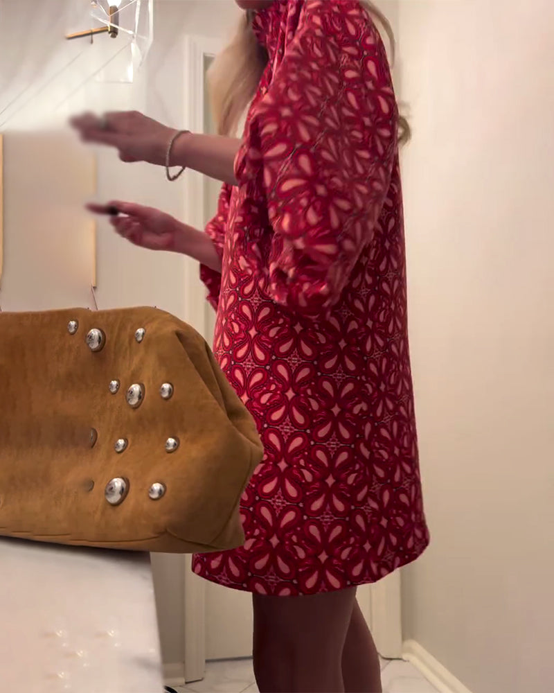 Stilfull Trykket Kjole Med Høy Hals Og Puffermer