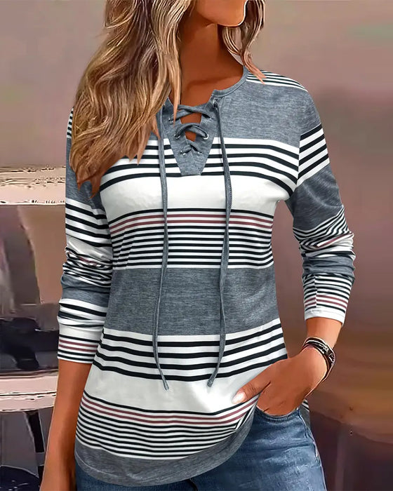 T - Shirt Med Striper For Casual Dragt