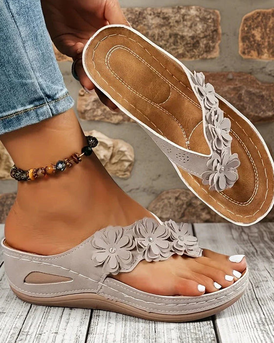 Sandaler Kvinners Blomstrete Kile Med Stropper
