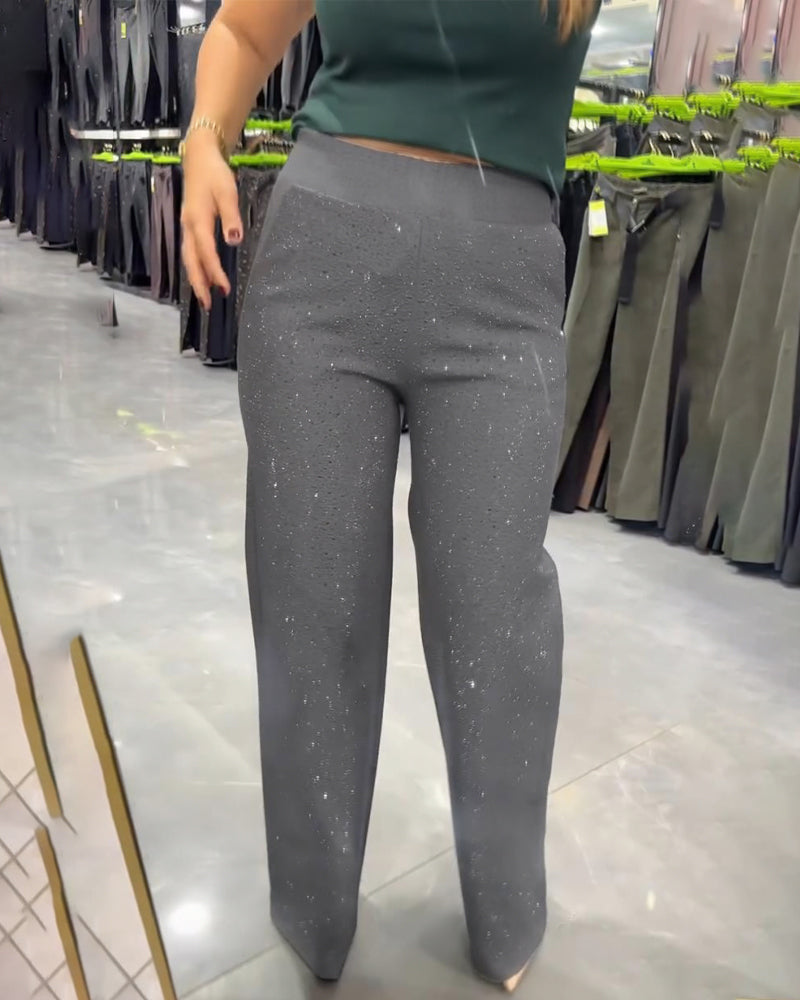 På Moten Og Avslappet Vid Bukse