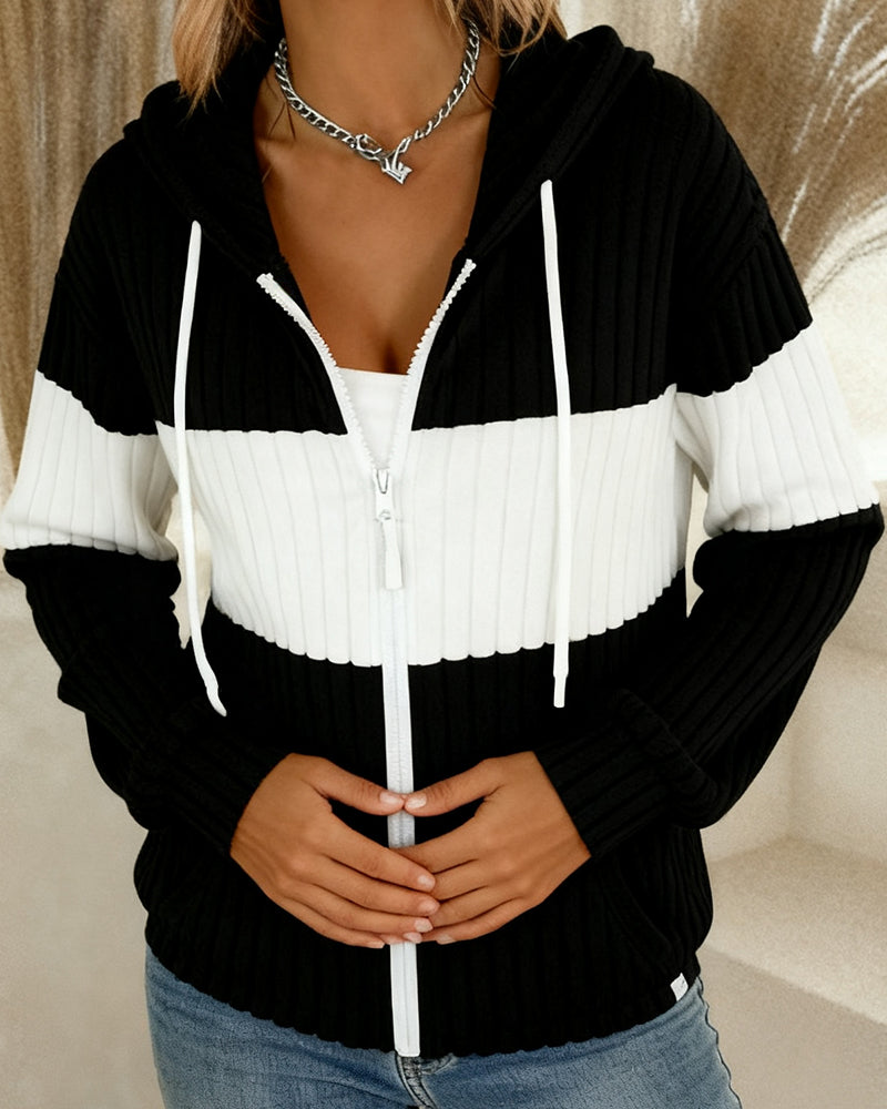 Fargeblokkert Frakk Med Hette Og Glidelås