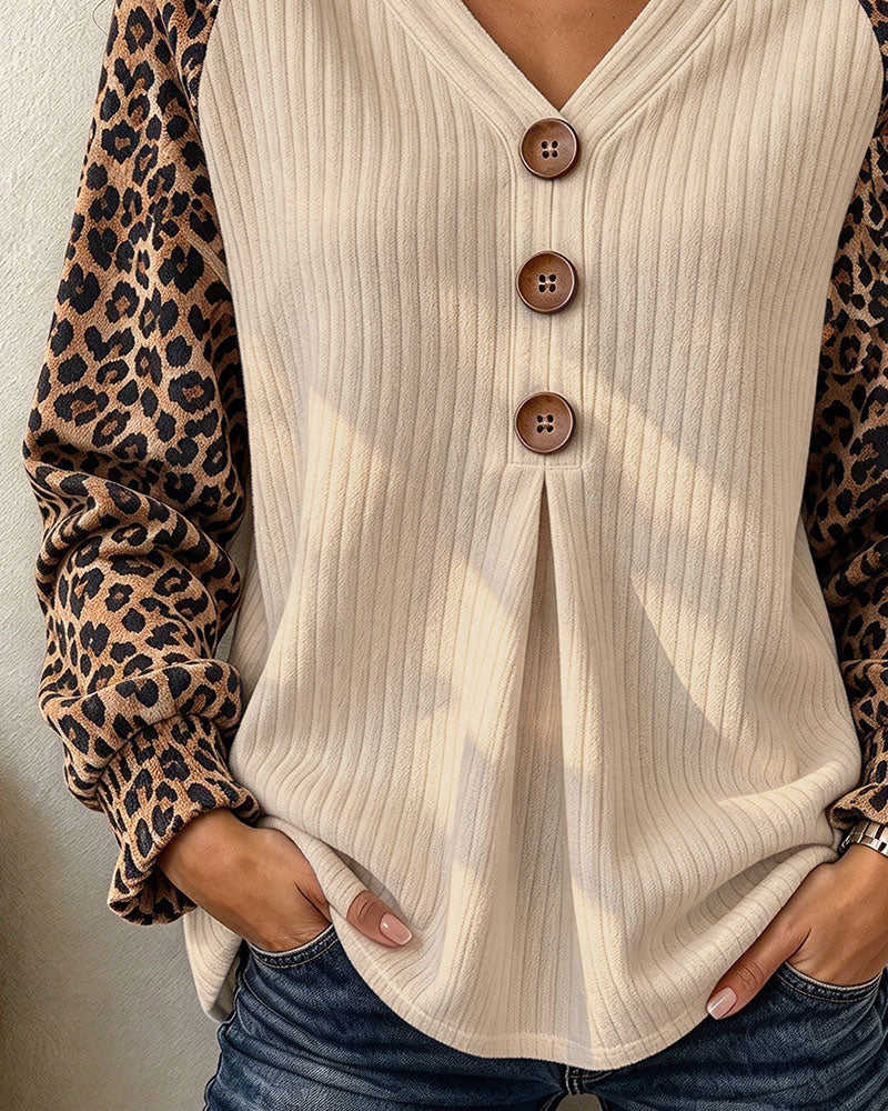 Topp V-Hals Leopard Knapp