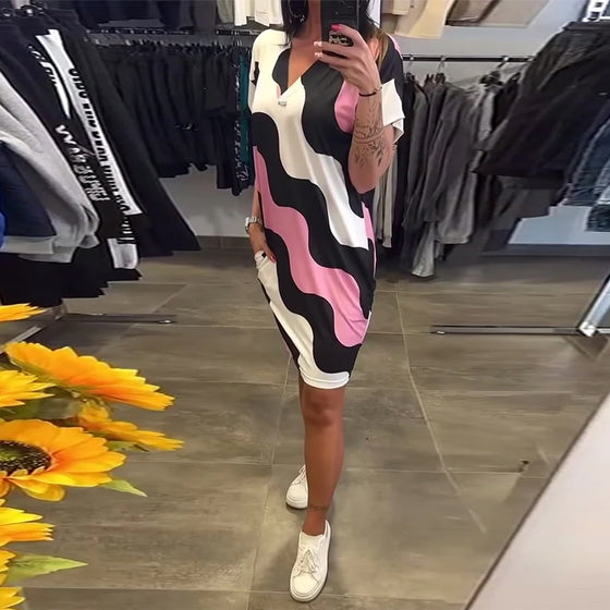 Kjole Med V-Hals Og Bølgemønster