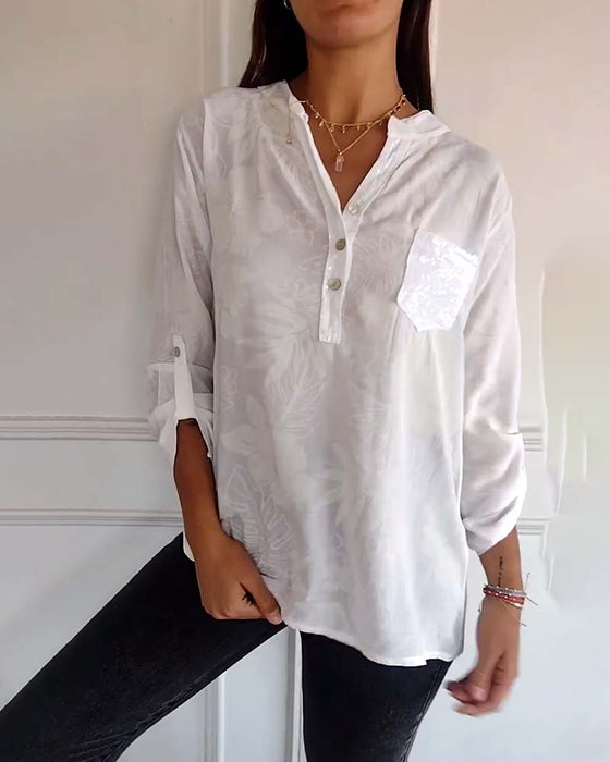 Topp med patchwork paljetter med bladtrykk