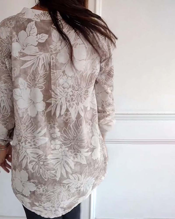 Topp med patchwork paljetter med bladtrykk