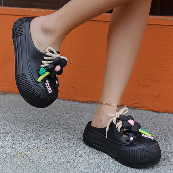 🌴 Dame Pustende Tøfler med Blomsterdekorasjon