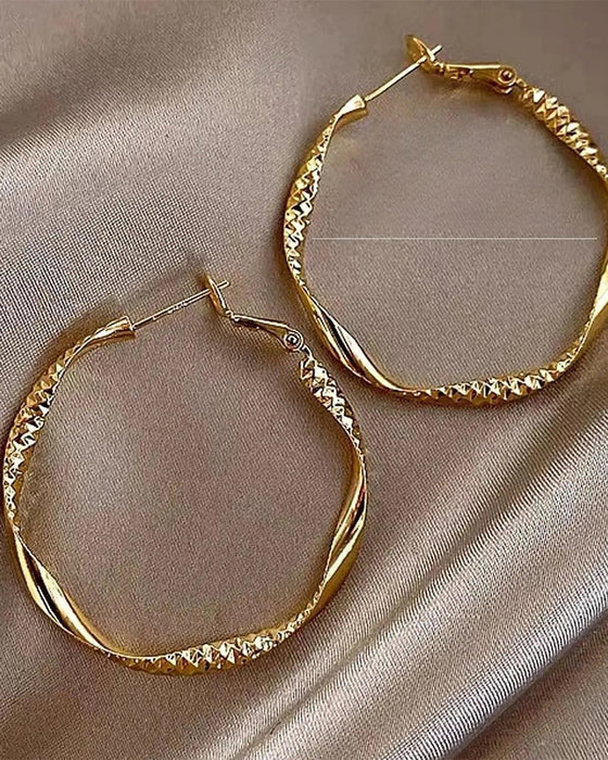 Minimalistisk Uregelmessig Vridd Ring Øredobber Elegant Teksturert Design