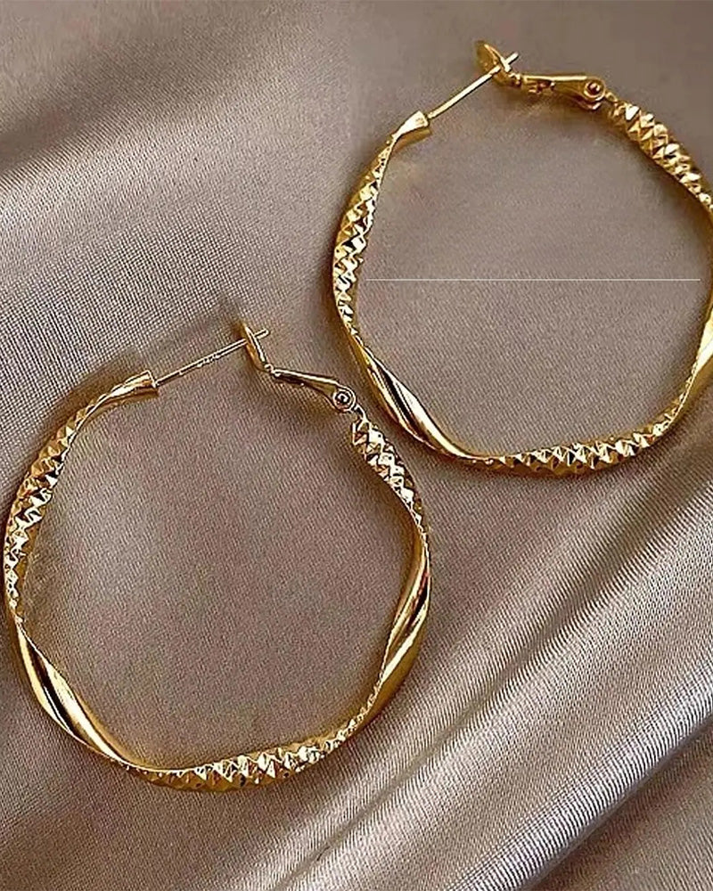 Minimalistisk Uregelmessig Vridd Ring Øredobber Elegant Teksturert Design