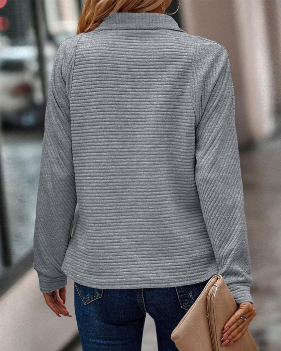 Hudde Med Enkel Farge Og Zip-up Design