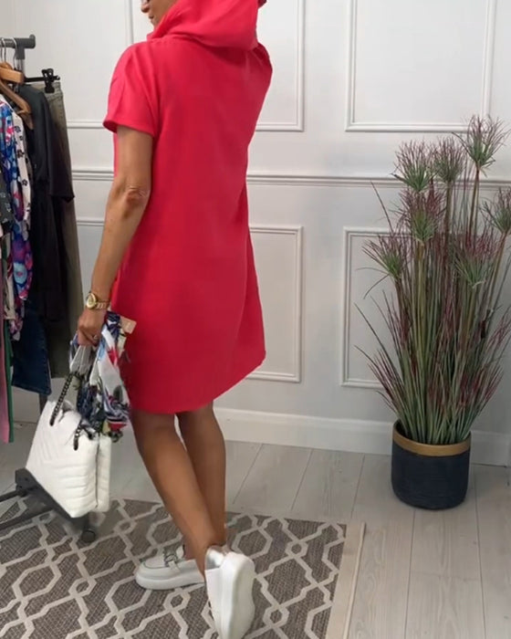 Kortermet avslappet kjole med hette