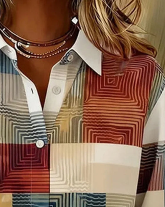 Skjorte Med Slag, Rutemønster Og Knapper