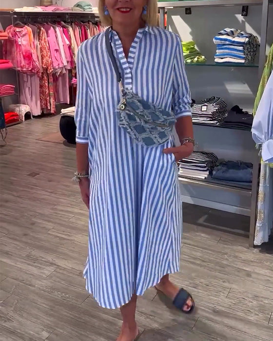 Kjole med jakkeslag med stripetrykk