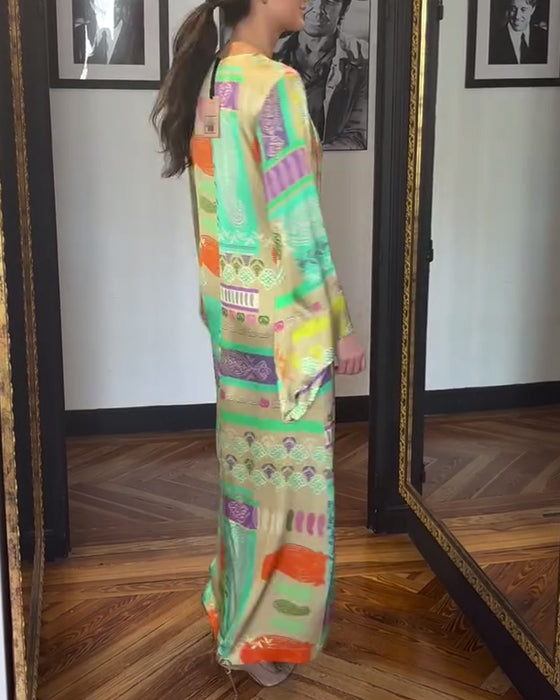 Kjole Med Lange Ermer Og Knytemønster