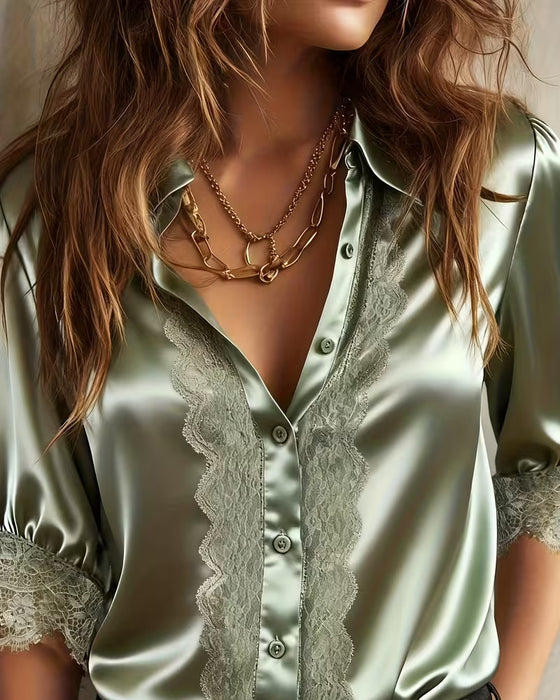 Satengskjorte Med Jakkeslag Og Blondedetaljer