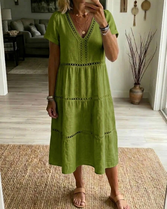 Kjole Med Cutout Blondedetaljer Og Lag