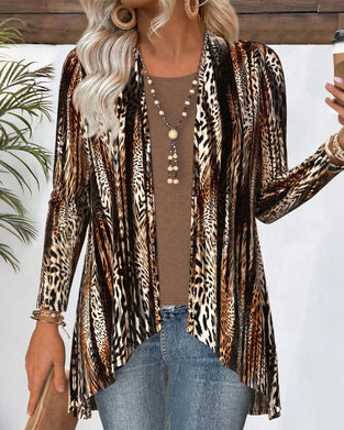 Topp Med Falskt To-Delt Design, Leopardmotiv Paneler Og Chic Stemning