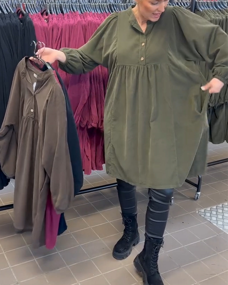 Knappet Kjole Med V-Utringning Og Lange Ermer