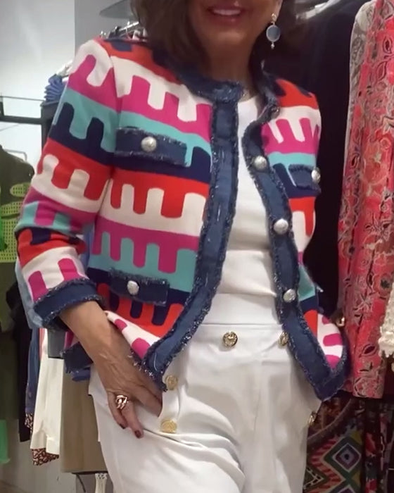 Raw kant knapper fargerikt print jakke