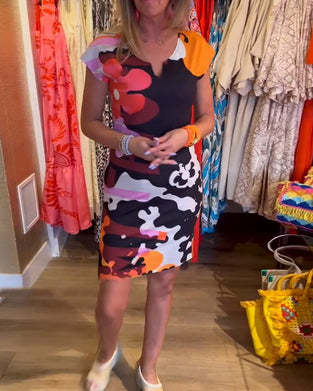 Kjoler med fargerike stiler og korte ermer