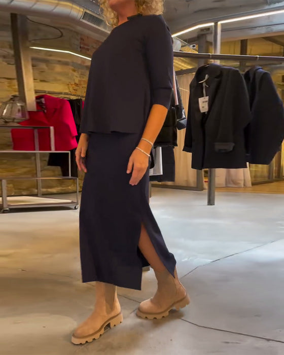 Ensfarget enkelt dressskjørt med rund hals