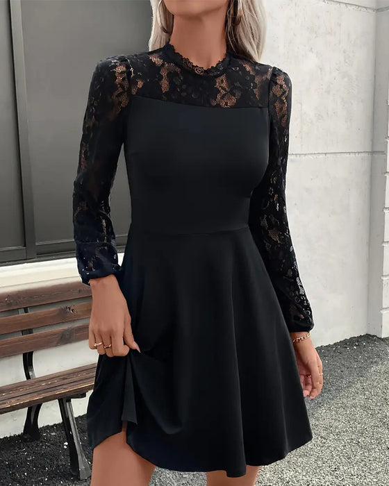 Elegant blondekjole i ensfarget farge