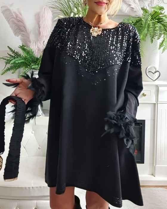 Stilfull Løysittende Kjole Med Paljetter Og Lappetæktsdetaljer