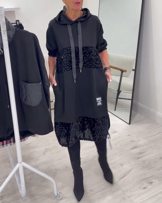 Kjole Med Hette Og Moteriktig Patchwork