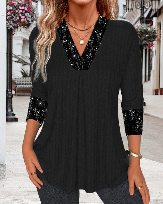 Uformell plissert topp i ensfarget paljettpatchwork