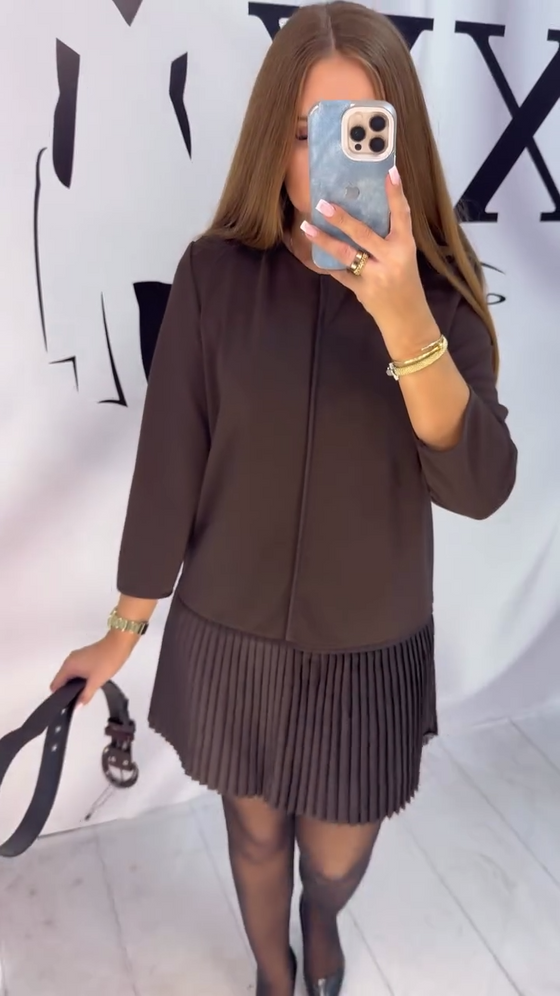 Kjole Med Trekvartsermer Og Trekkspillplissering