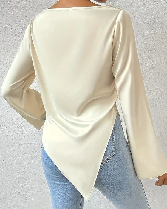 Casual ensfarget uregelmessig bluse med fold og lange ermer