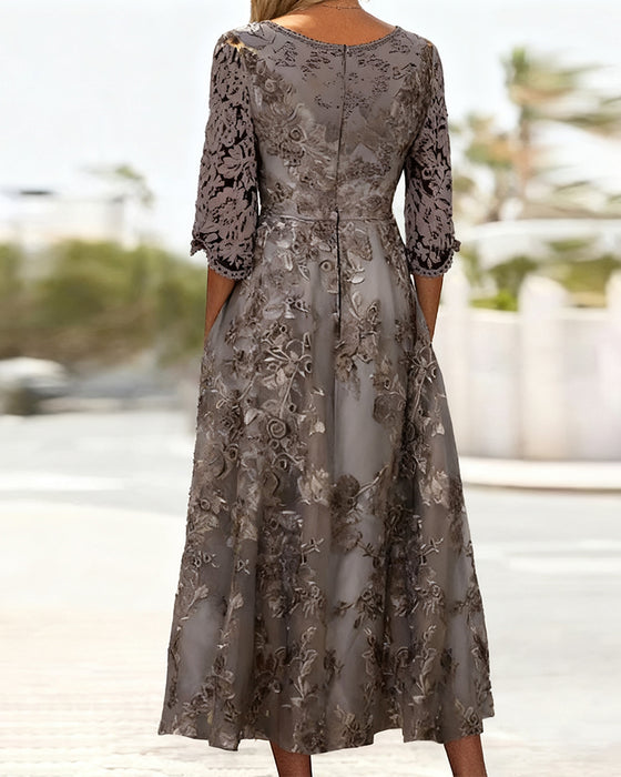 Kjole Med Rund Hals Og Trekvarters Ermer